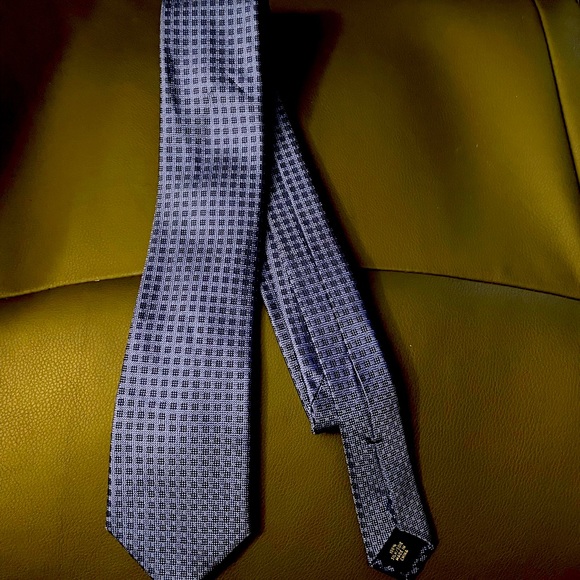 Michael Kors Tie - Picture 3 of 6